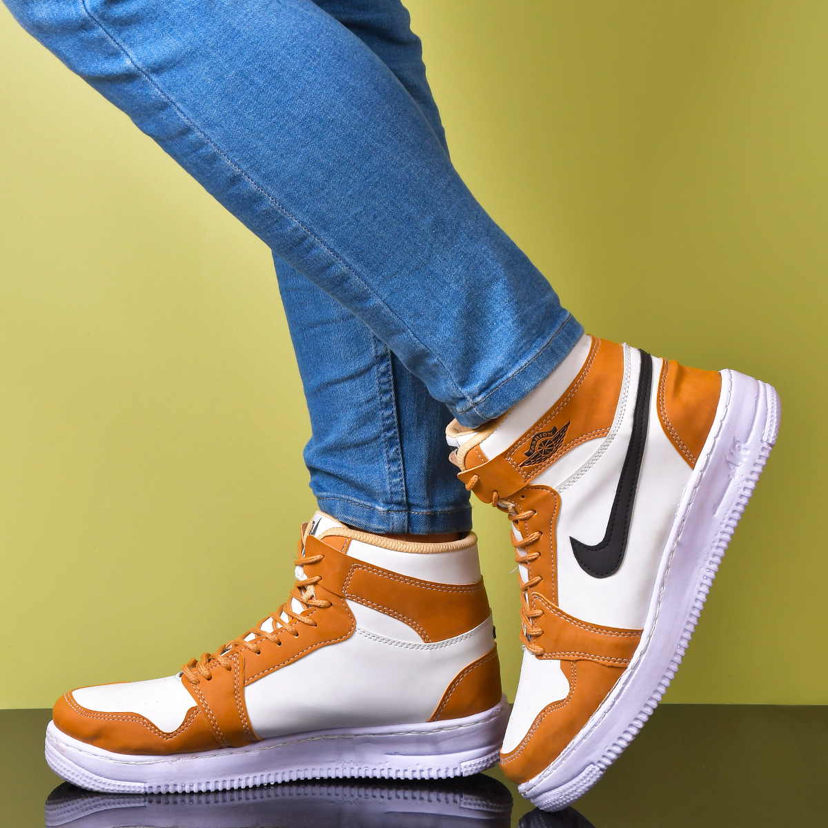 كفش ساق بلند جردن سفيد عسلي مردانه مدل tiran