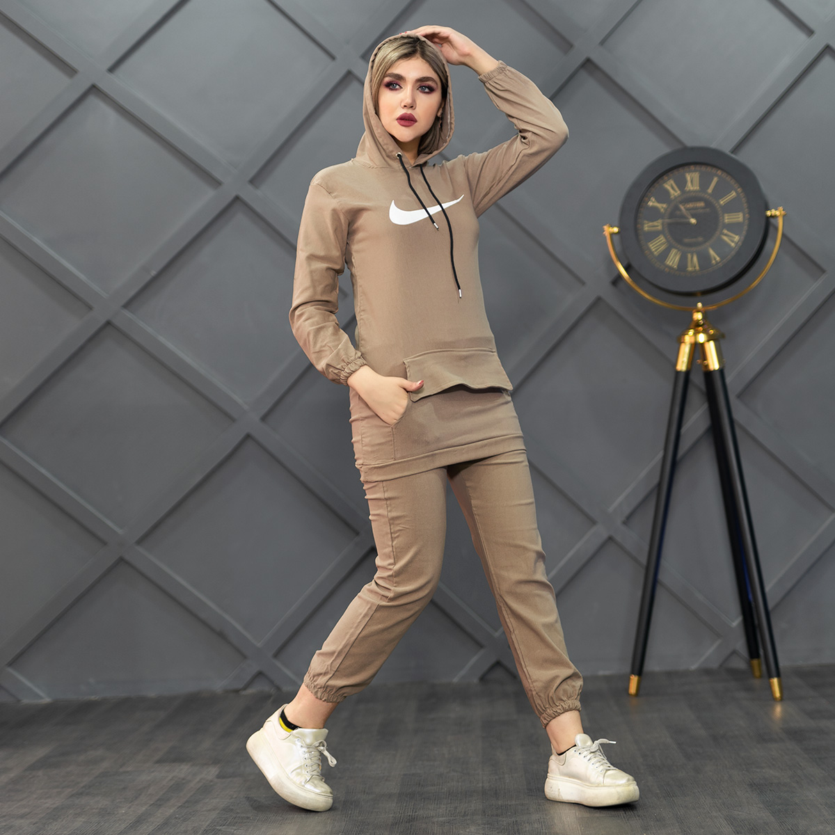 ست مانتو شلوار ورزشی Nike مدلCamila