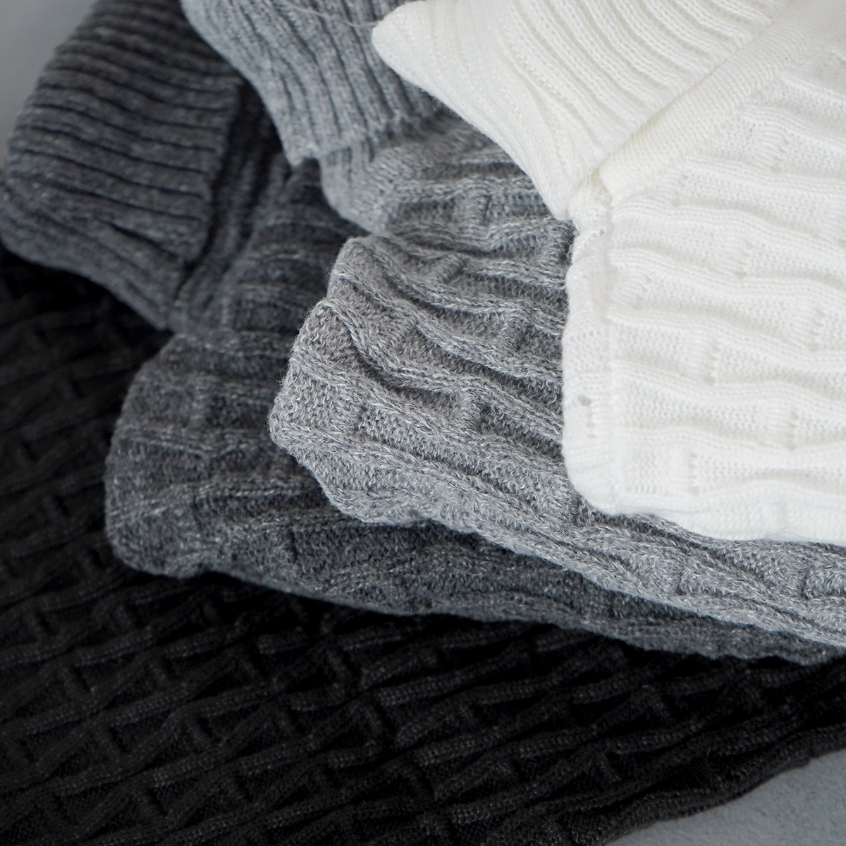 پلیور اندامی یقه اسکی طوسی روشن مردانه مدلotik