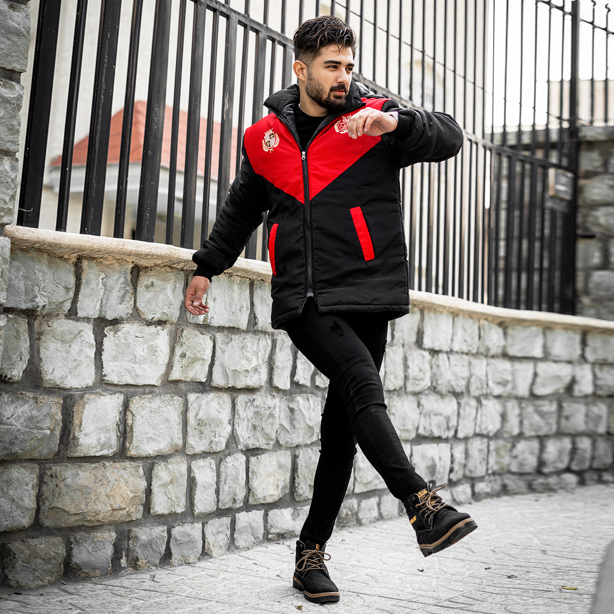 کاپشن مردانه مشکی قرمز مدل Arin