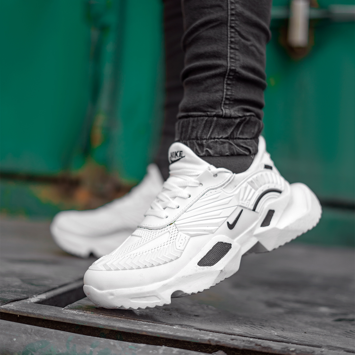 کفش مردانه نایک سفید مشکی مدل FANTON