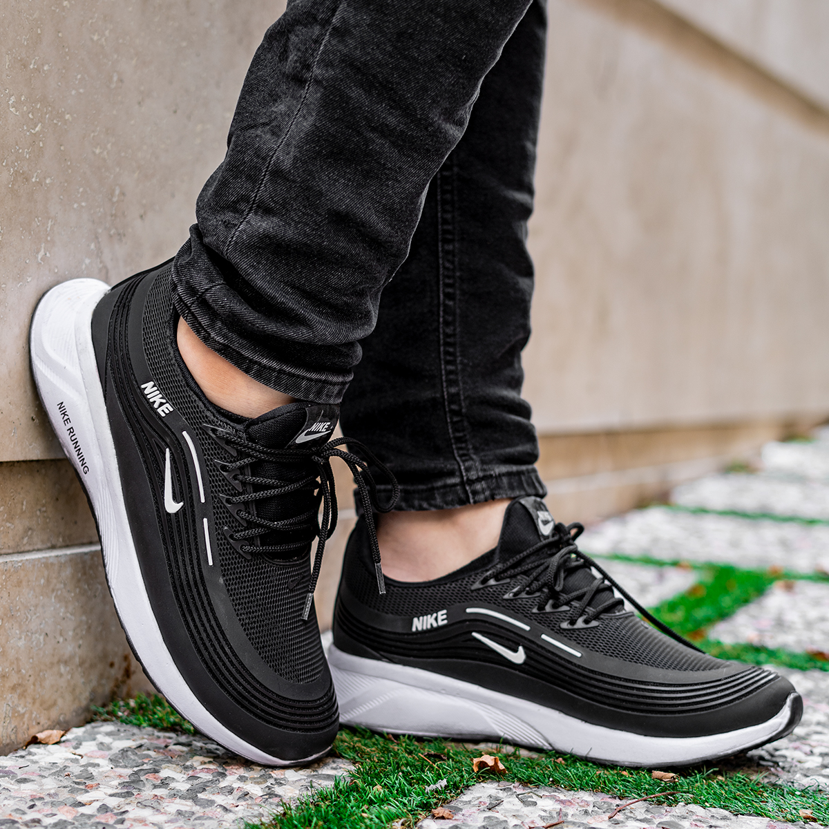 کفش ورزشی Nike مردانه مشکی سفید مدل Viliam