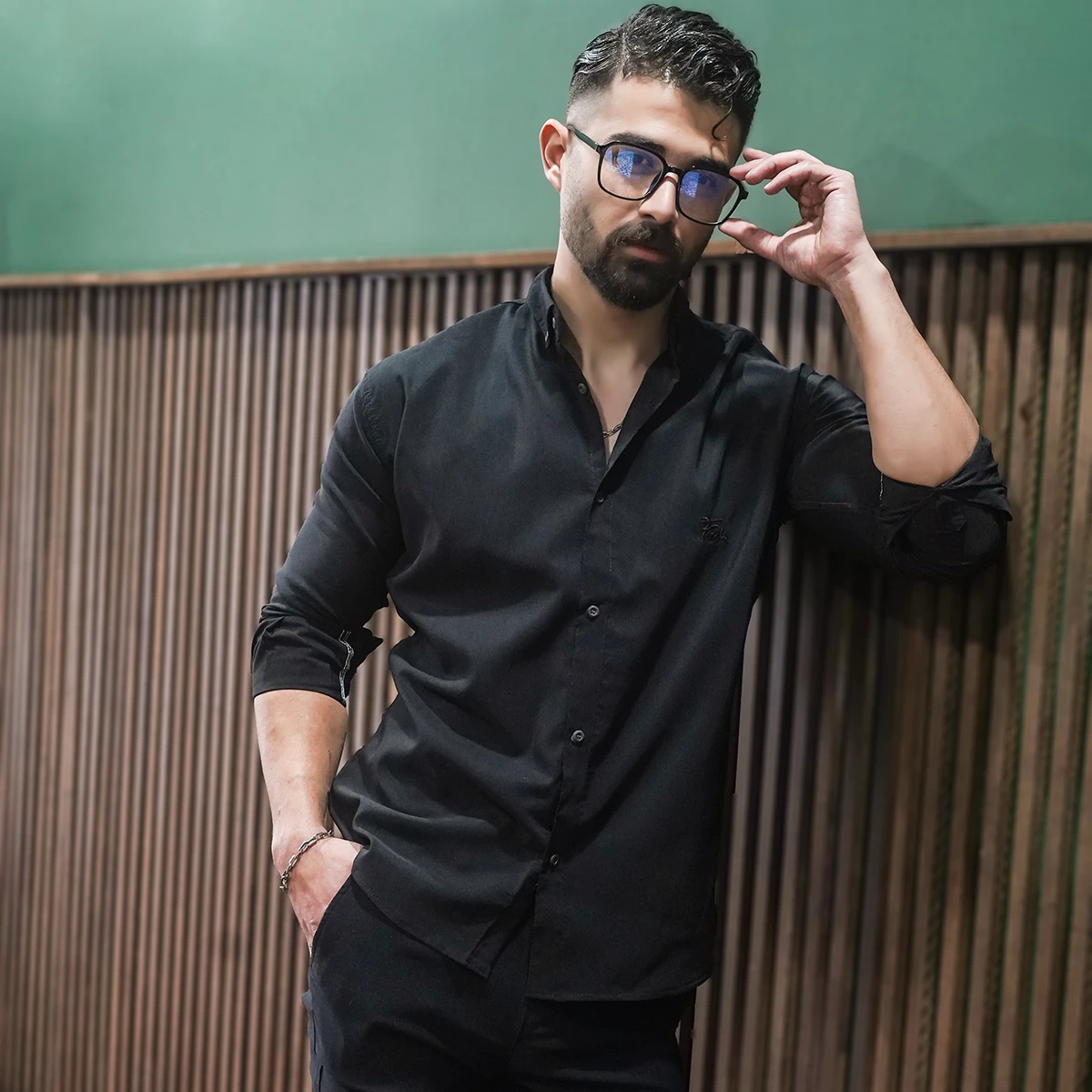 پیراهن مردانه مشکی مدل VQ