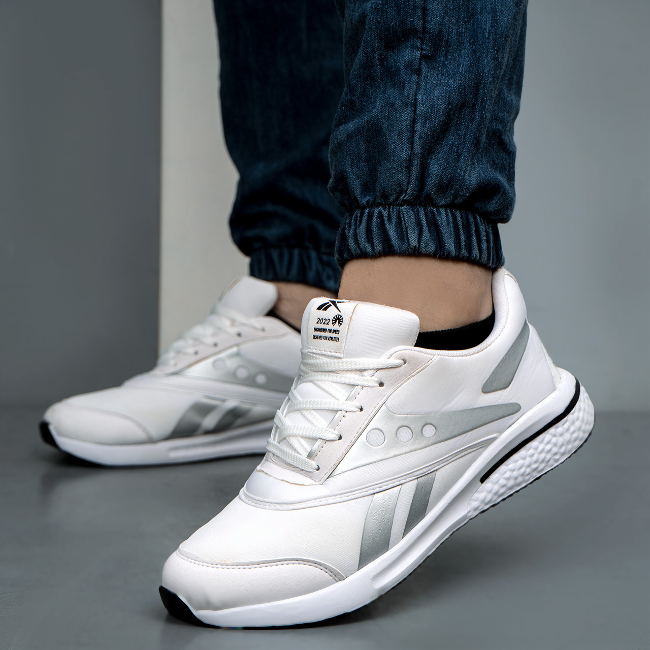 کفش ورزشی ریبوک سفید طوسی مردانه مدل 25CC