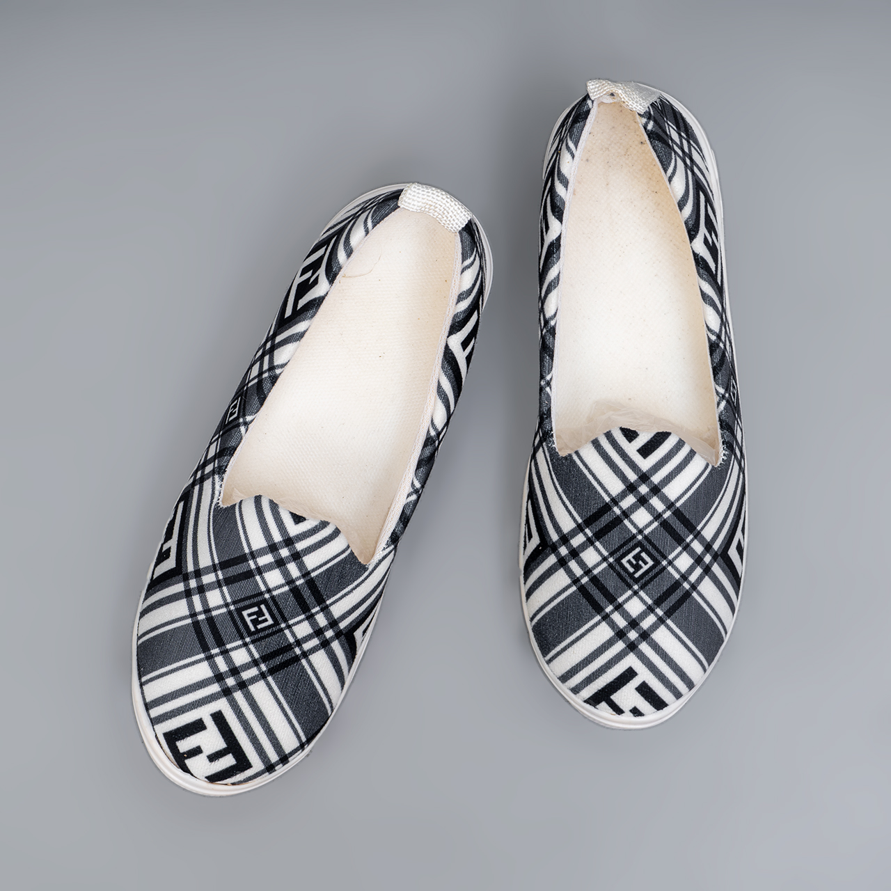 کفش تخت زنانه سفید مشکی مدل X268