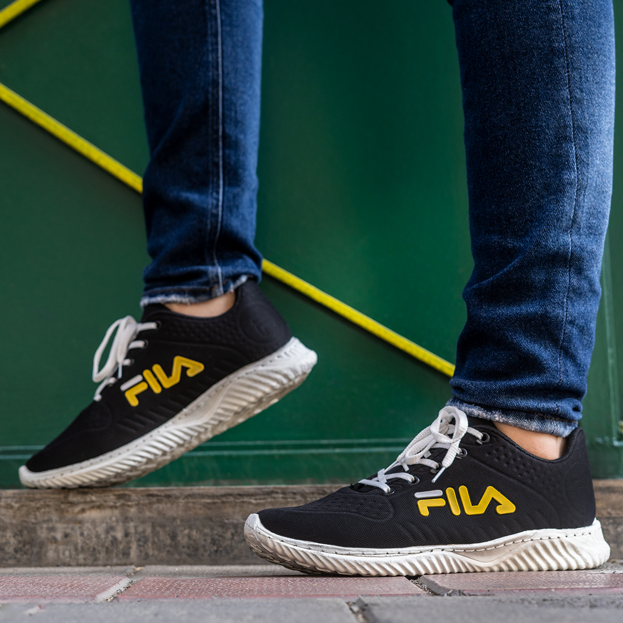 کفش ورزشی فیلا مشکی مردانه مدلFanio