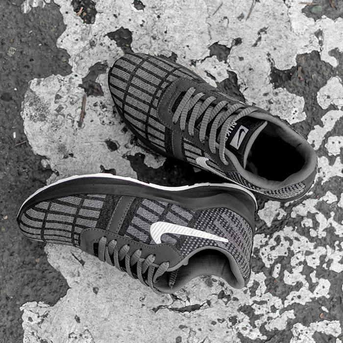 کفش ورزشی Nike مردانه طوسی تیره مدل sepand
