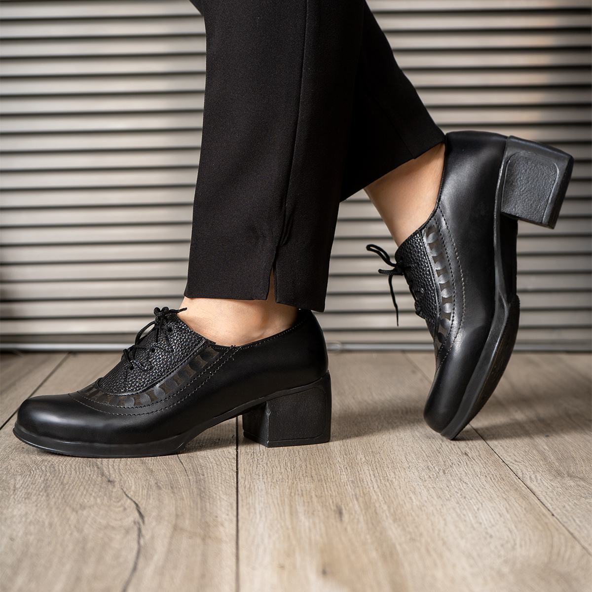 کفش رسمی مشکی بندی زنانه مدل Dorsa