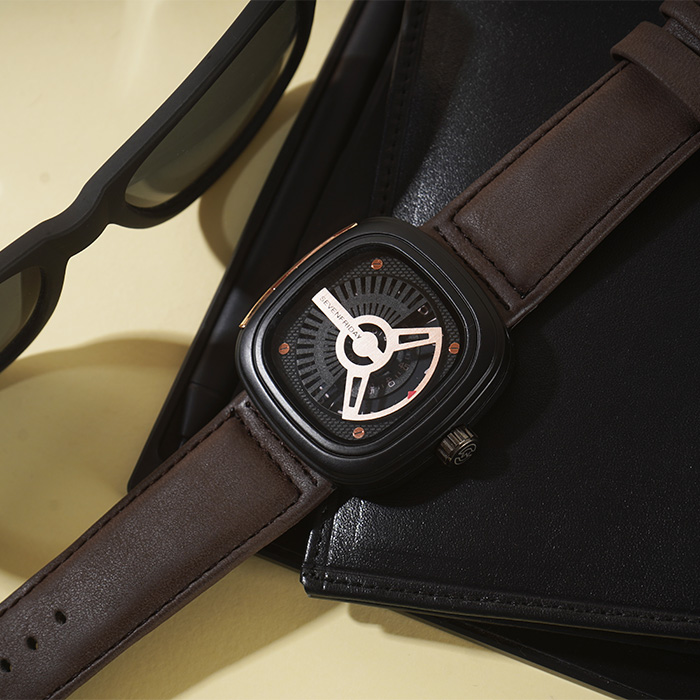 ساعت sevenfriday قهوه ای طلایی مدل zado