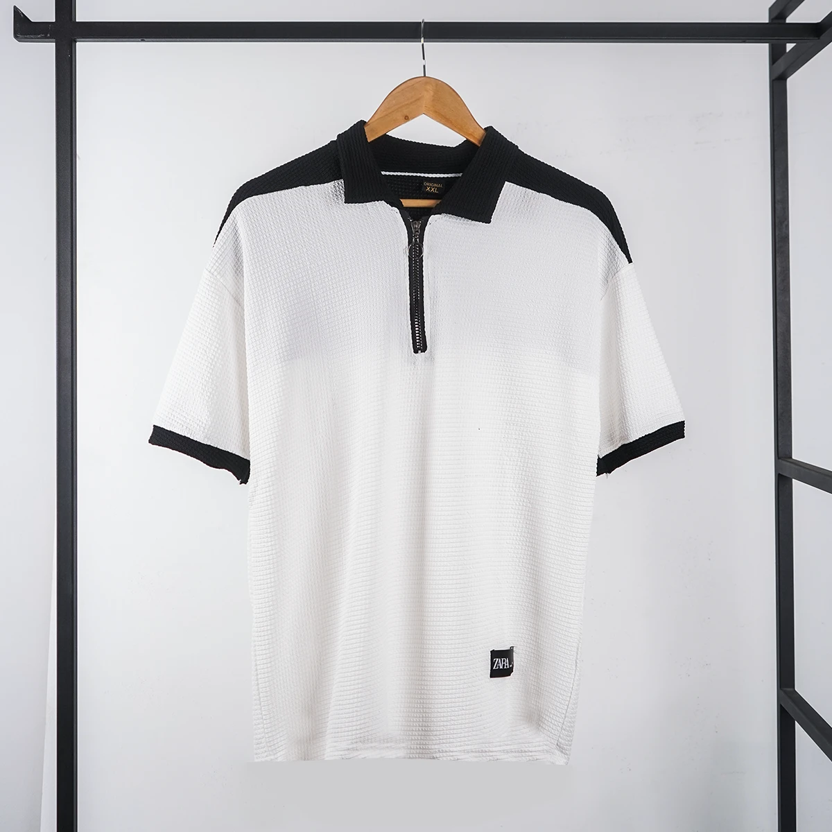 تیشرت مردانه یقه زیپ دار سفید مدل Radon