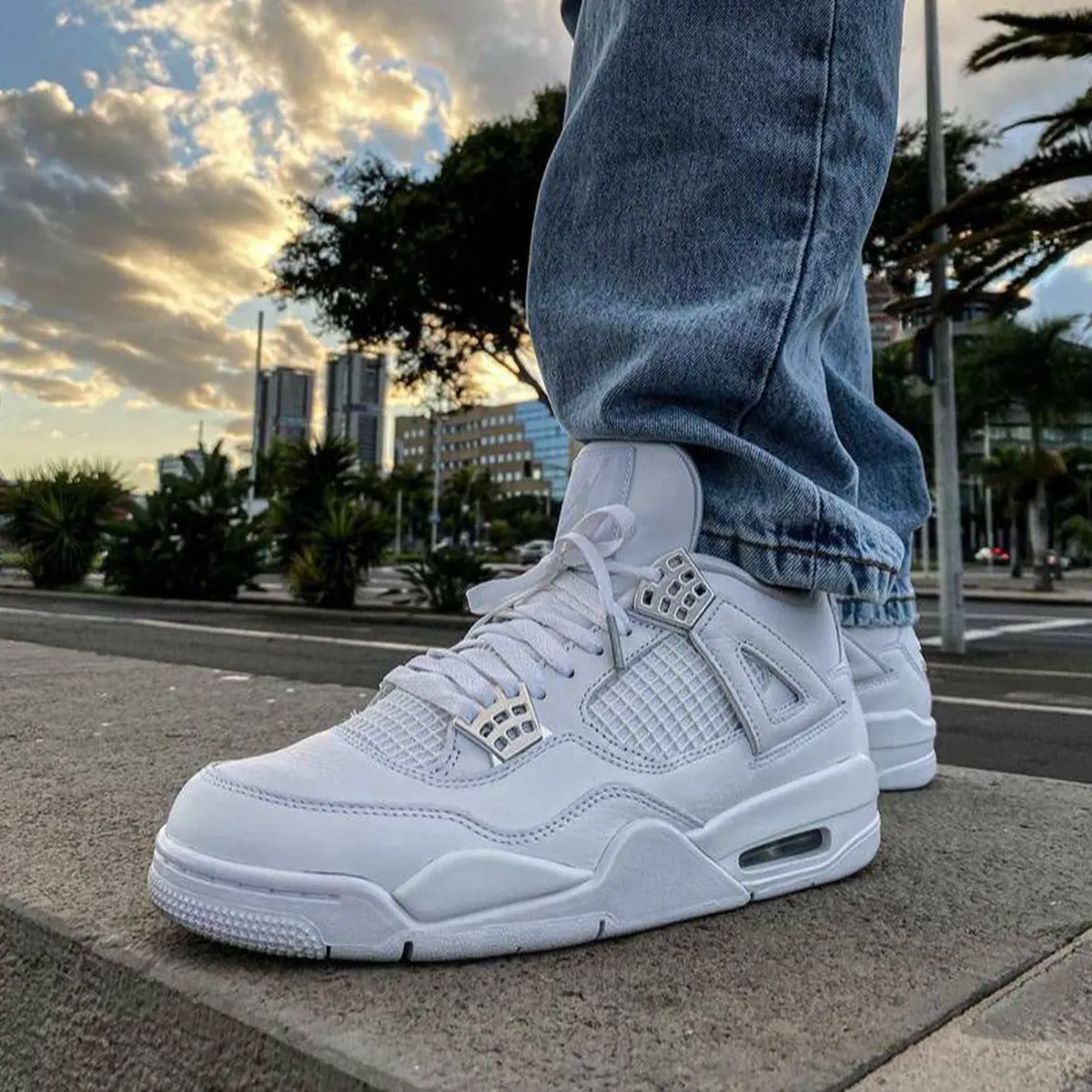 کفش ورزشی مردانه سفید مدل jordan 4