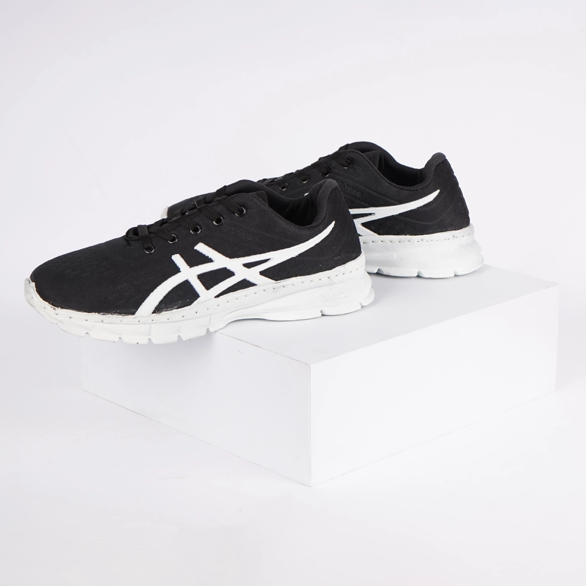 کفش ورزشی مردانه (T) مشکی زیره سفید مدل Minos