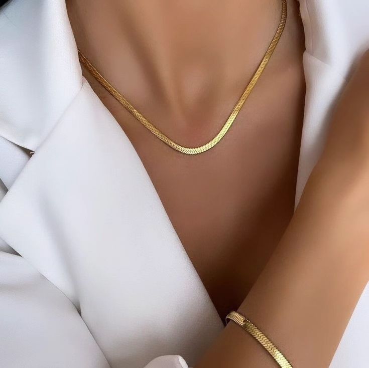 نیم ست طلایی ماری مدل fered