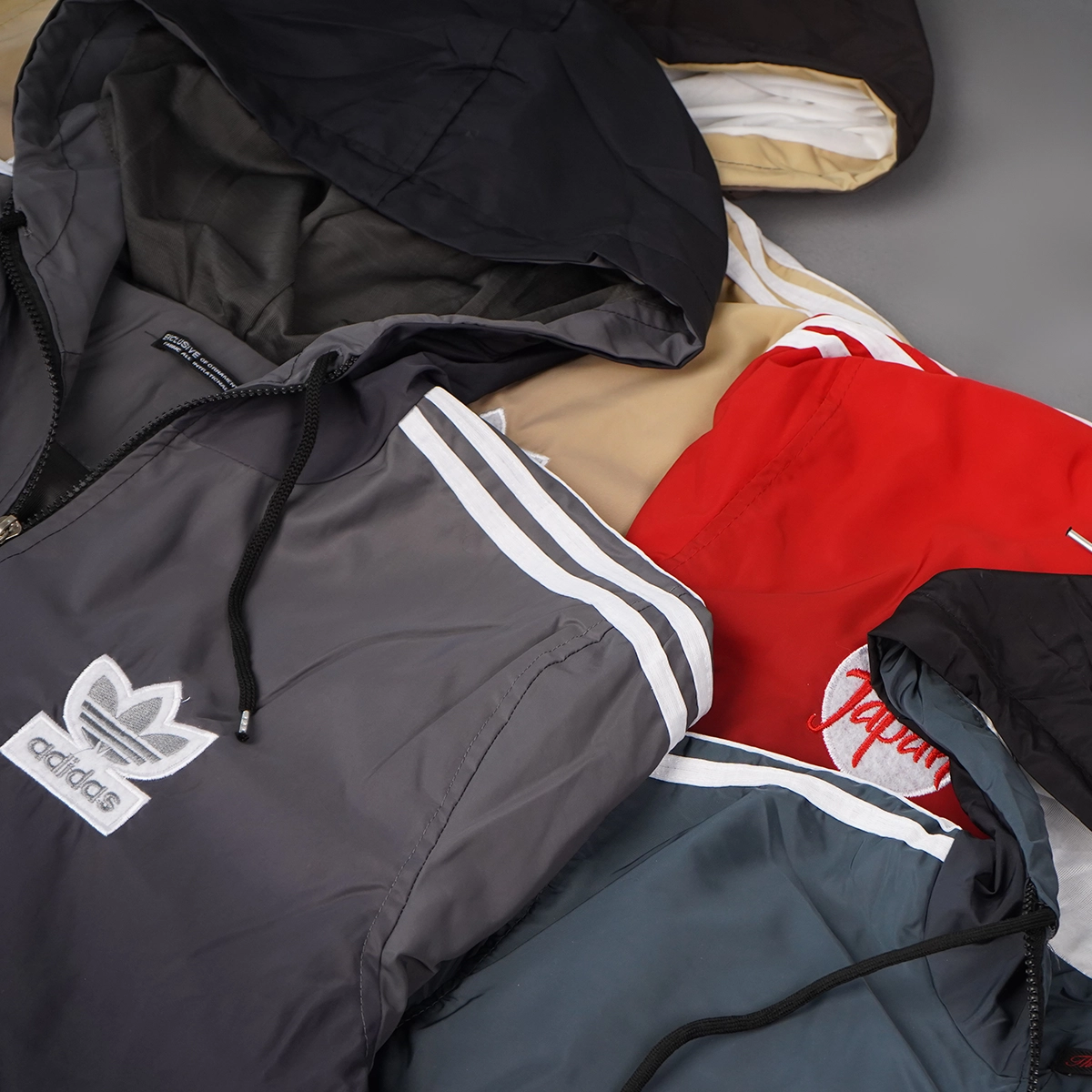 کاپشن آدیداس مردانه طوسی تیره مدل Savino