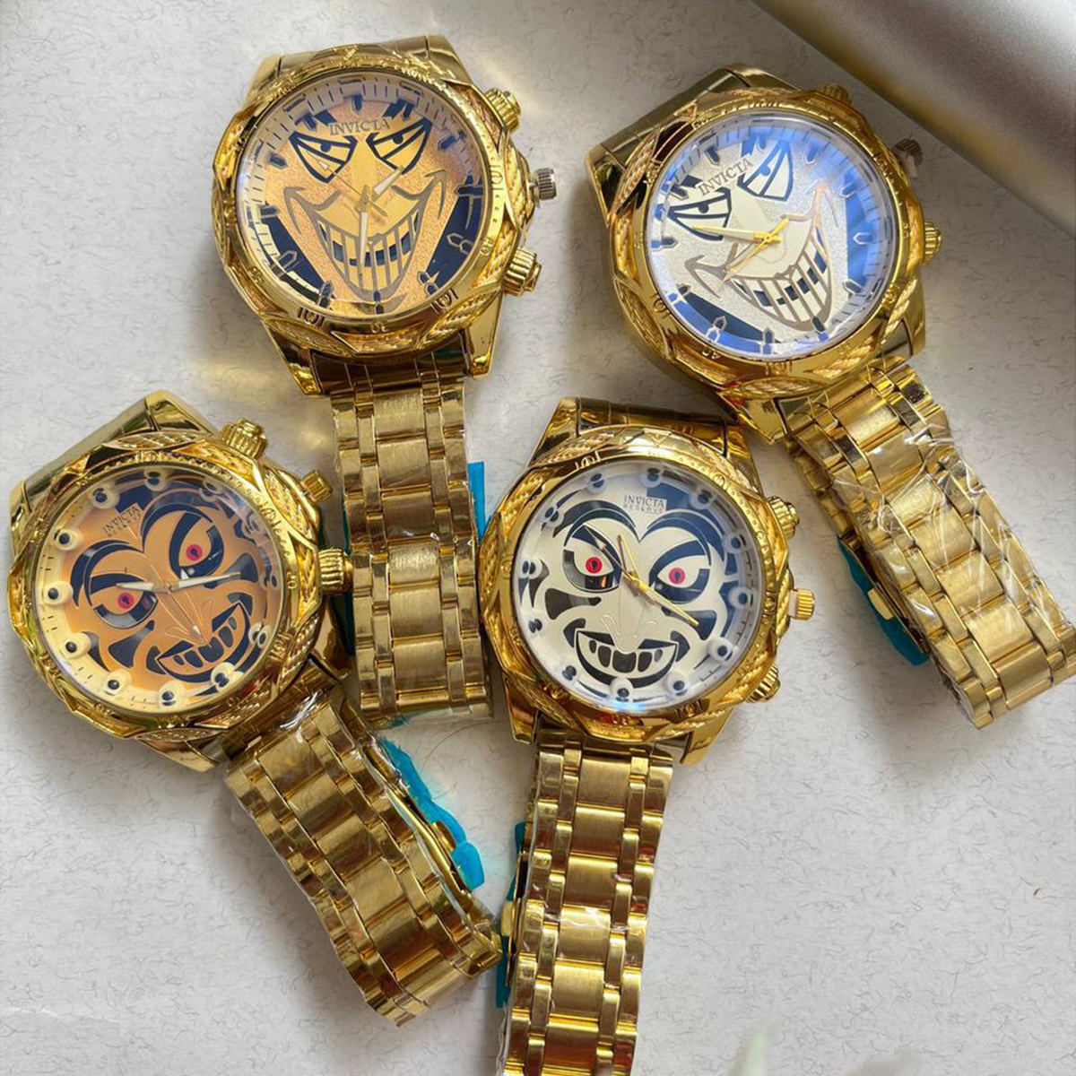 ساعت invicta طرح جوکر طلایی